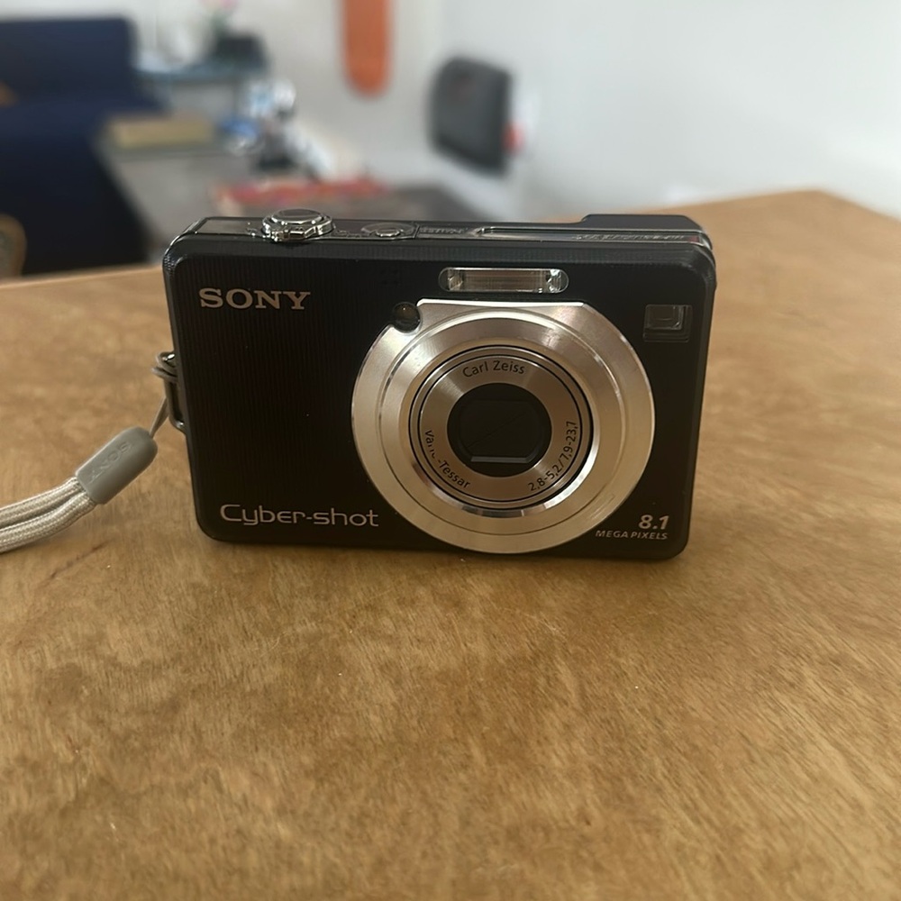 Sony Cybershot Digital Camera 8.1 megapixels